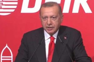 Erdoğan: Ter&ouml;r &ouml;rg&uuml;t&uuml;n&uuml; NATO'ya &uuml;ye mi yaptınız?