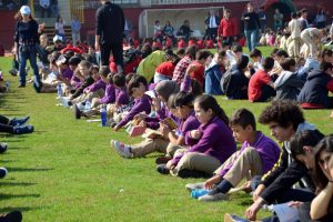 Yalova'da 1077 &ouml;ğrenci aynı anda kitap okudu