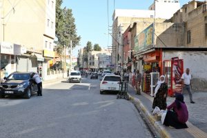 Nusaybin'de esnaf d&uuml;kkanlarını a&ccedil;tı