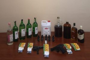 Emniyetten sahte i&ccedil;ki ve cinsel uyarıcı hap operasyonu