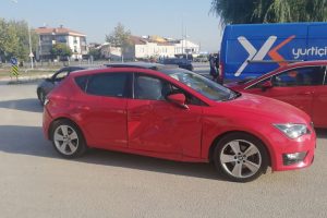 Bursa'da otomobil ile motosikletin arasında kalan yaya &ouml;l&uuml;mden d&ouml;nd&uuml;