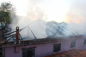 Ocakta unutulan yemek iki kardeşin evlerini k&uuml;le &ccedil;evirdi