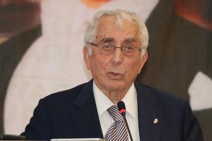 Eski bakanlardan Ali Topuz hayatını kaybetti