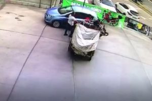 &Ccedil;alışır durumda bırakılan motosiklet ortalığı birbirine kattı