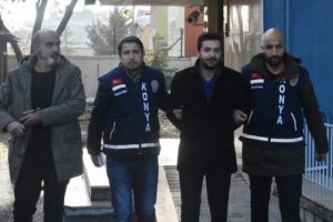 Meslektaşını &ouml;ld&uuml;r&uuml;p, iki oğlunu da yaralayan pastaneciye 45 yıl hapis