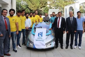 &Uuml;niversitelilerden bataryası ısıya dayanaklı elektrikli ara&ccedil;