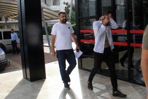 Polisi tehdit eden şahsın 6 ayrı su&ccedil; ve kasten &ouml;ld&uuml;rmekten 13 yıl h&uuml;k&uuml;m giydiği ortaya &ccedil;ıktı