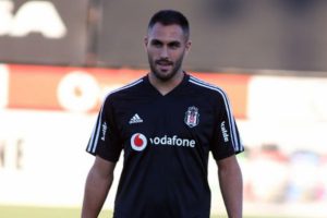 Beşiktaş'ta V&iacute;ctor Ruiz 3 hafta yok