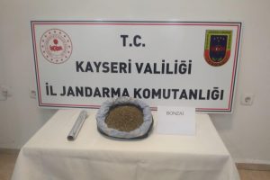 Uyuşturucu tacirleri ticari takside yakalandı