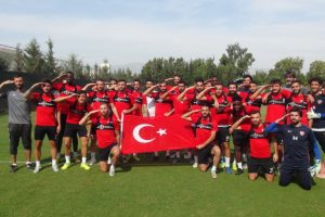 Hataysporlu futbolculardan asker selamı