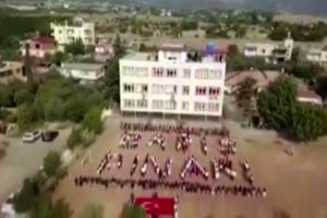 350 &ouml;ğrenciden 'Barış Pınarı' koreografisi