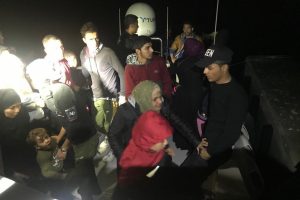 Didim'de d&uuml;zensiz g&ouml;&ccedil;men operasyonu