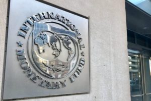 IMF, T&uuml;rkiye i&ccedil;in b&uuml;y&uuml;me tahminini a&ccedil;ıkladı