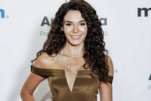 Cannes'da Ebru Şahin r&uuml;zgarı esti!