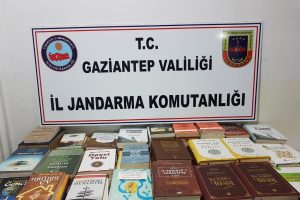 DEAŞ destekli yazıların yer aldığı yasaklı kitaplar yakalandı