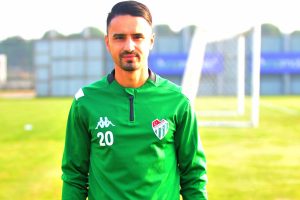 Bursaspor'un gen&ccedil; oyuncusu Musa Araz: Fizik tamam sıra taktikte