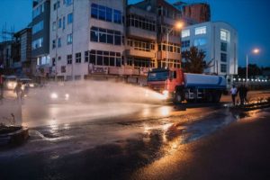Etiyopya Başbakanı Ahmed tankerle ağa&ccedil;ları suladı