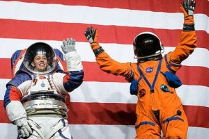 NASA yeni nesil uzay giysilerini tanıttı