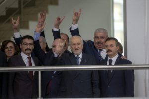 MHP lideri Bah&ccedil;eli: Bir hafta da sakalımı konuşsunlar