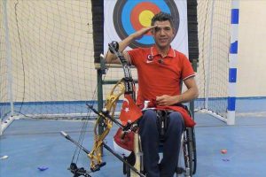 Engelli milli ok&ccedil;udan Mehmet&ccedil;ik'e asker selamı