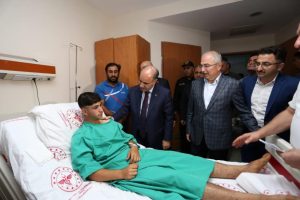 Emniyet Genel M&uuml;d&uuml;r&uuml; Aktaş, Mardin'de yaralıları ziyaret etti