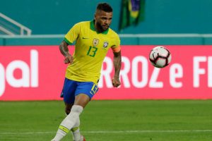Dani Alves'ten Fransa su&ccedil;laması!