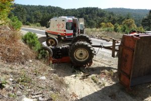 Domani&ccedil;'te trakt&ouml;r devrildi