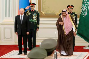 Peskov'dan K&ouml;rfez'deki Rusya marşı performanslarıyla ilgili a&ccedil;ıklama