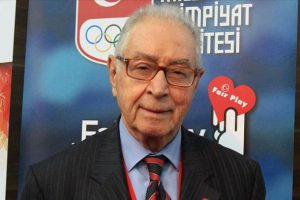 'T&uuml;rk Milli Takımı kendi ordusunu tutmayacak da başka yeri mi tutacak'