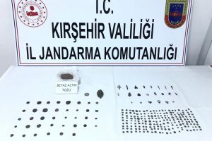 Kırşehir'de tarihi esere ka&ccedil;ak&ccedil;ılığına 3 tutuklama