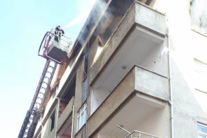 Ev yangında kullanılamaz hale geldi