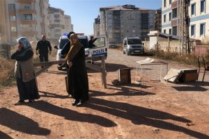 Kars'ta kadınlardan yol eylemi
