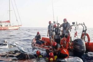 Libya a&ccedil;ıklarında 90 d&uuml;zensiz g&ouml;&ccedil;men kurtarıldı