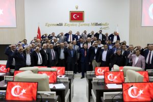 Meclis &uuml;yelerinden TSK'ya asker selamlı destek