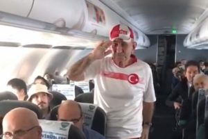Amigo Birol'u duygulandıran anons