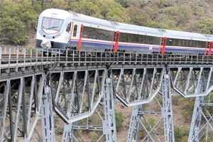 Anadolu DMU Milli Tren Seti'nin test s&uuml;r&uuml;ş&uuml; yapıldı