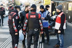 Emniyetten okul &ccedil;evrelerinde denetim