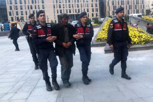 Hayvan hırsızları jandarmaya takıldı