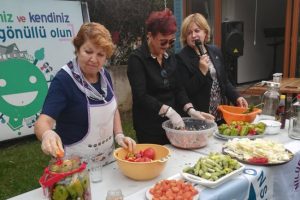 Bursa'da Gıda G&uuml;n&uuml;'nde sağlıksız gıda &uuml;retime dikkat &ccedil;ekildi