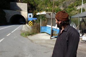 Uzung&ouml;l'de ka&ccedil;ak yapı sahiplerinin yıkım n&ouml;beti
