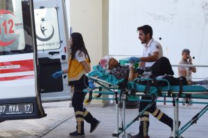 Evde d&uuml;ş&uuml;p başını duvara vuran yaşlı adam &ouml;ld&uuml;