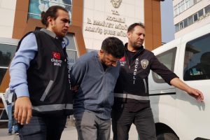 İzmit'te eski eşini &ouml;ld&uuml;ren ş&uuml;pheli adliyede