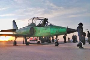 İran 'yerli &uuml;retim' askeri eğitim u&ccedil;ağını tanıttı