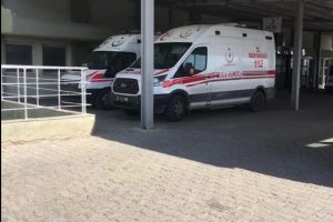 Kadın cesedini hastane &ouml;n&uuml;ne bırakıp ka&ccedil;tılar