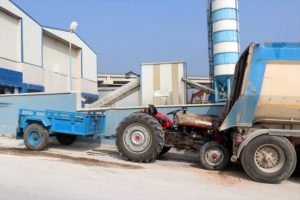 Bursa'da traktör kamyona çarptı: 1 ölü