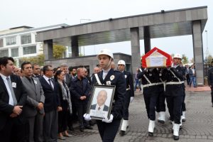 Kalp krizinden yaşamını yitiren polis başm&uuml;fettişi toprağa verildi