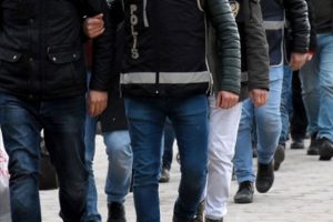 Aranan 25 ş&uuml;pheli polis ekiplerince yakalandı
