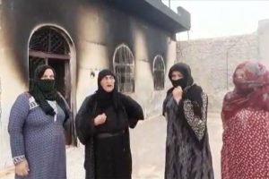 Ter&ouml;ristler sivillerin evlerini yakıp ka&ccedil;tı