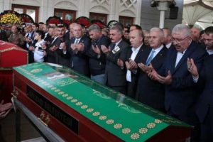 MHP'li Semih Yal&ccedil;ın'ın oğlunun cenazesi toprağa verildi
