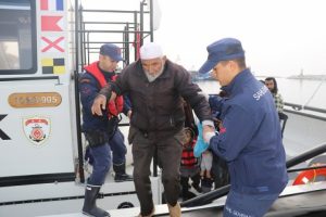 &Ccedil;anakkale'de 49 ka&ccedil;ak g&ouml;&ccedil;men yakalandı